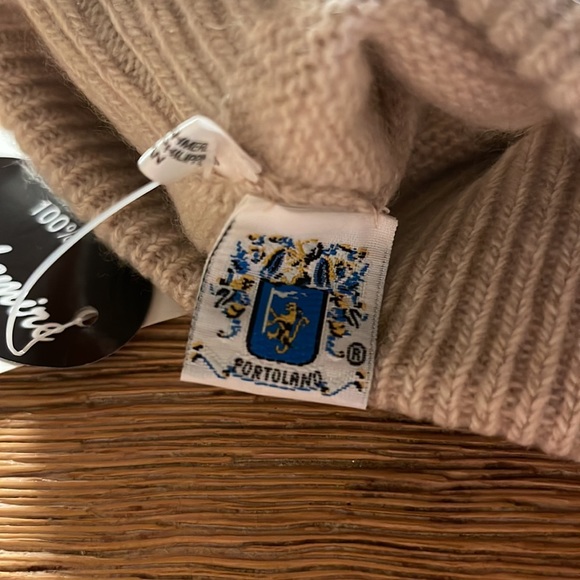 NWT Portolano 100% cashmere beanie - Picture 2 of 3